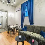 Designer Aristocratic 1 Bedroom | Next To Cathedral