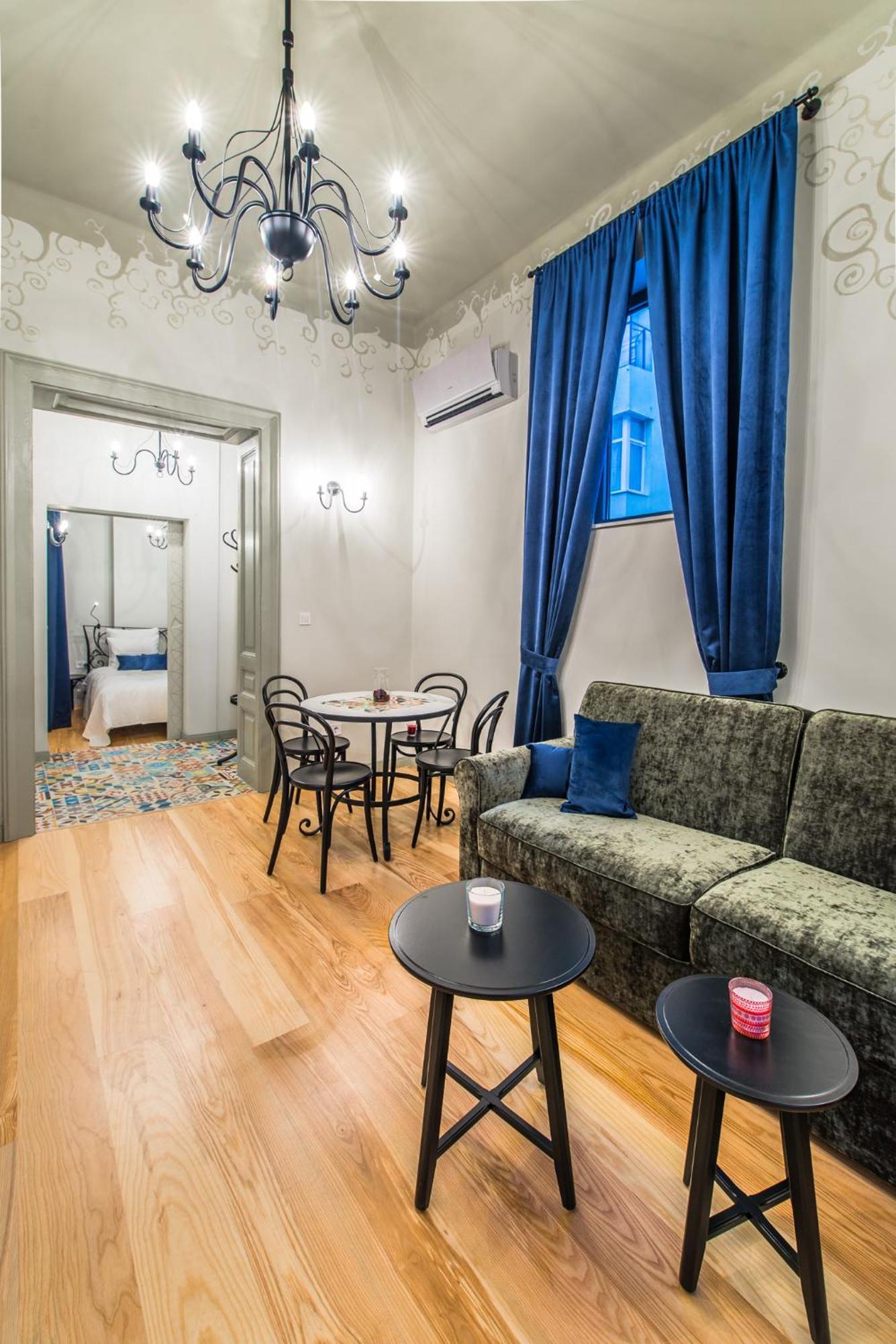 Designer Aristocratic 1 Bedroom | Next To Cathedral Apartemen Sofia