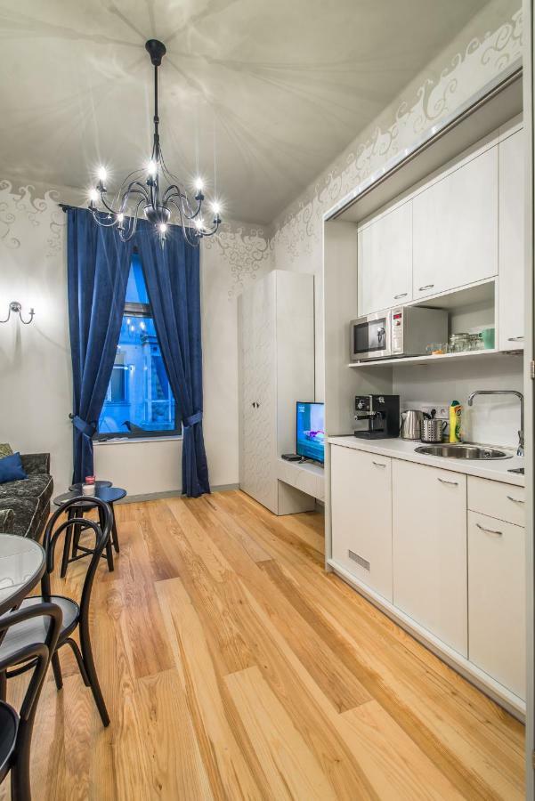 Designer Aristocratic 1 Bedroom | Next To Cathedral Apartemen Sofia